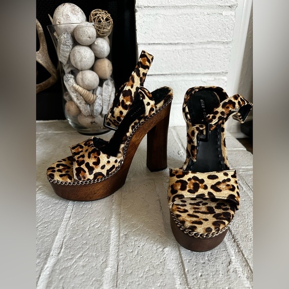 Alice + Olivia Faira Leopard Block Heels. Size 9 Retail- $650 - Picture 3 of 14